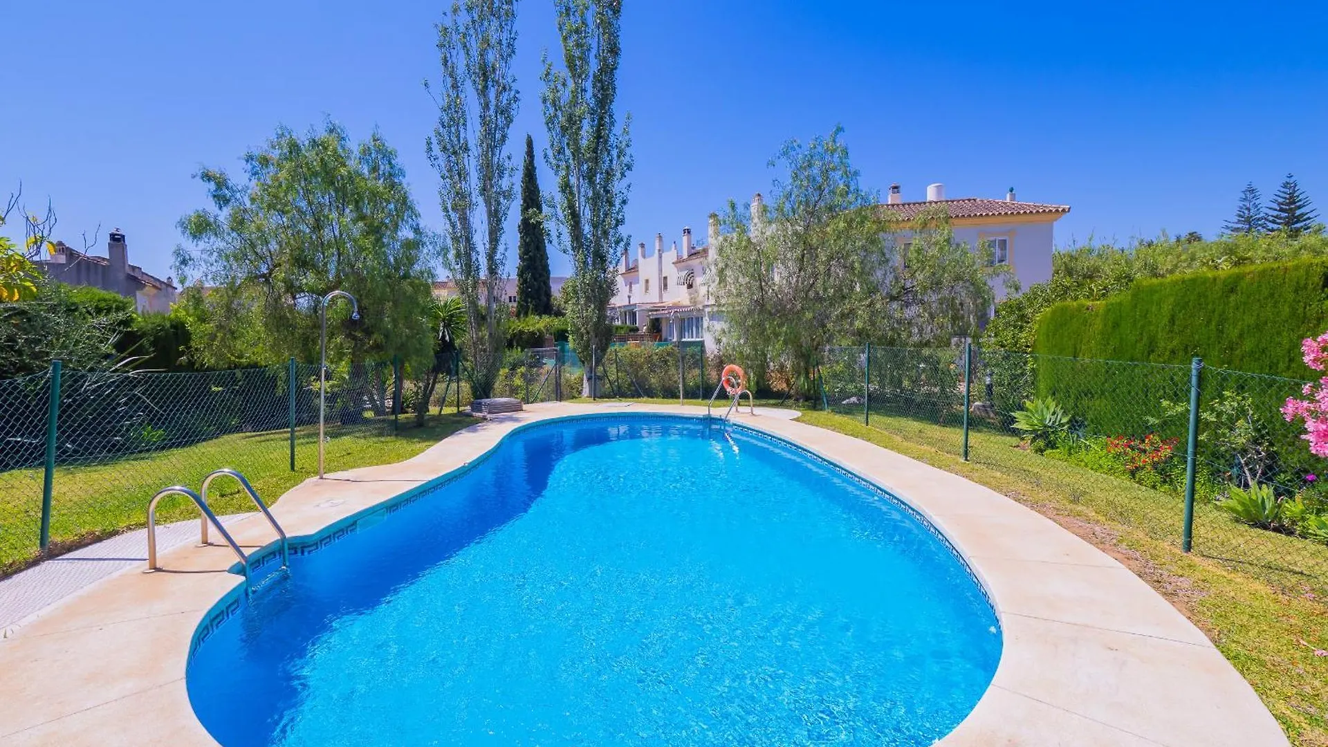Villa Cubo'S Townhouse Sierrezuela Fuengirola